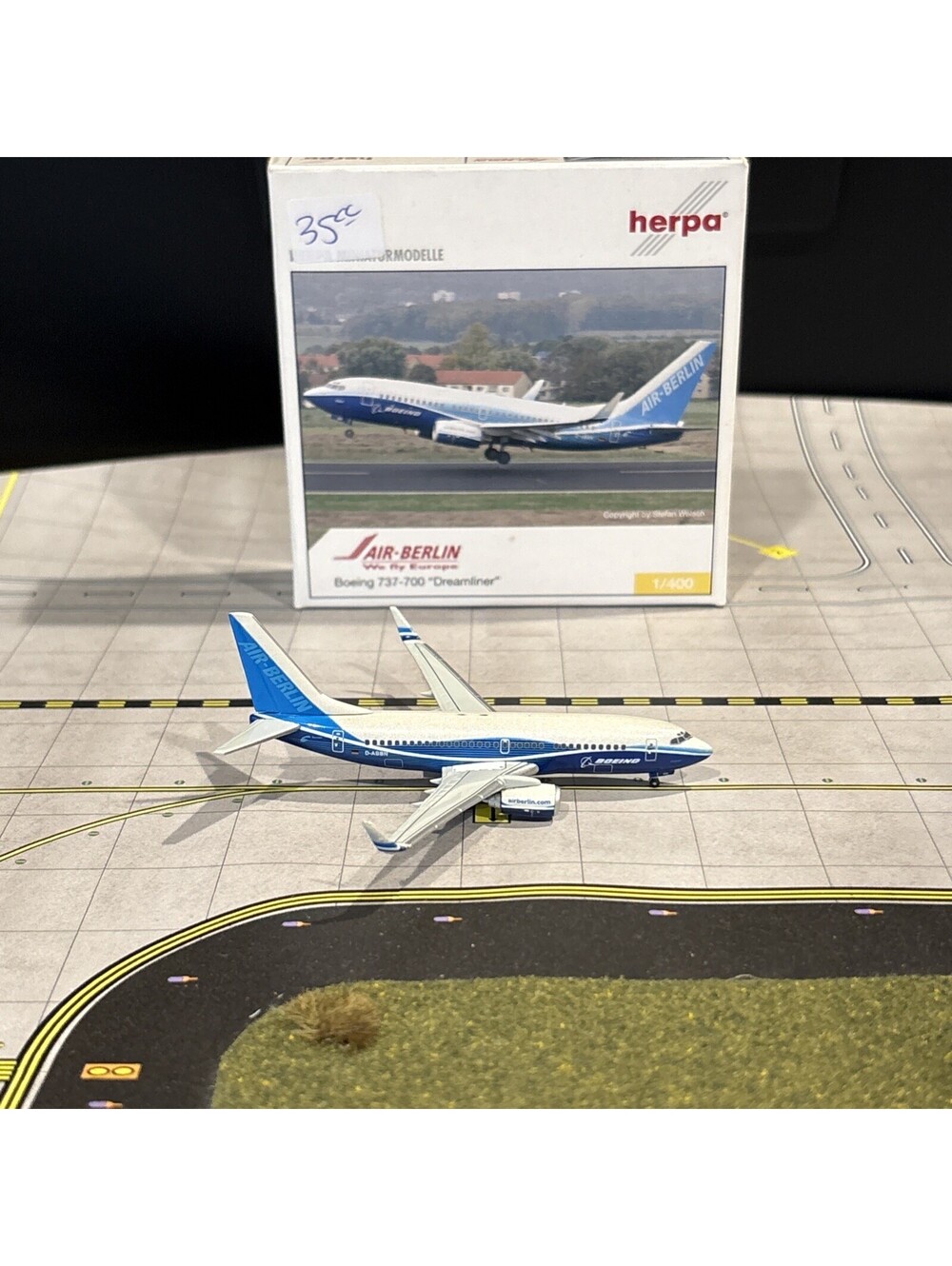 RARE Herpa Wings 1:400 Air Berlin B737-700 Dreamliner D-ABBN - MODEL